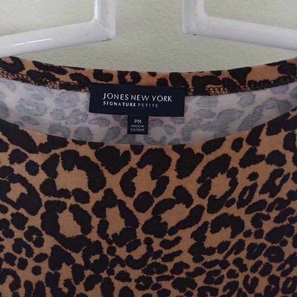 Jones New York Animal Print Signature Sweater PM - Picture 2 of 2